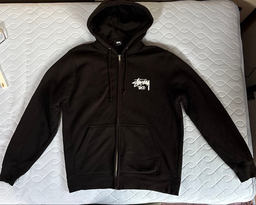 Stussy ブラック ジップアップパーカー S