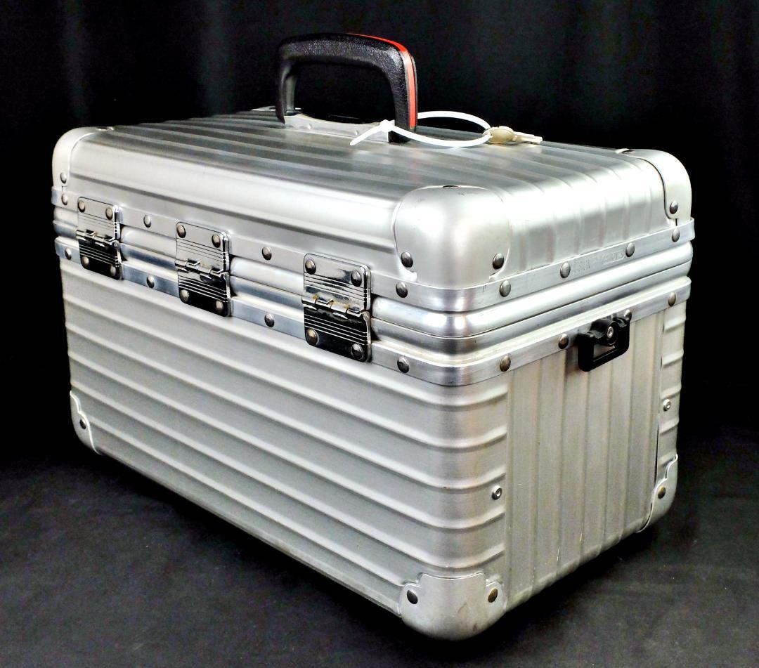 リモワ『AMAZONAS』Nr.269 コンパクトALUレポーターケース 鍵付