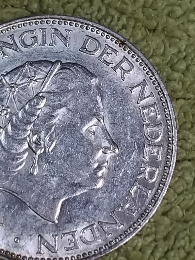 hab021 オランダ 旧貨幣 2.5ギルダー1938年,1966年 ２枚セット