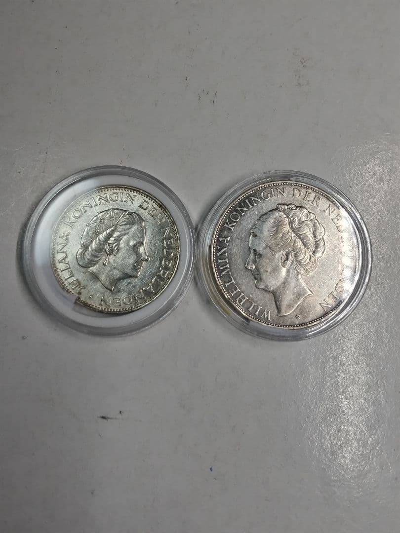 hab021 オランダ 旧貨幣 2.5ギルダー1938年,1966年 ２枚セット