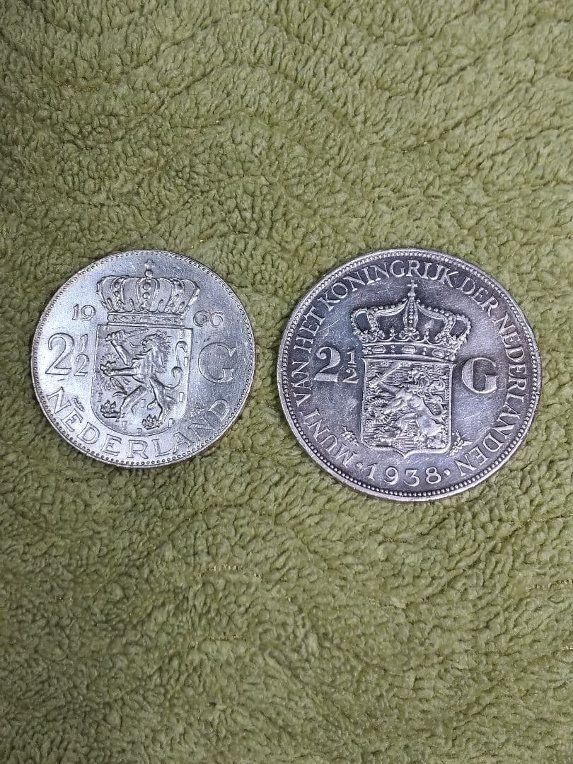 hab021 オランダ 旧貨幣 2.5ギルダー1938年,1966年 ２枚セット