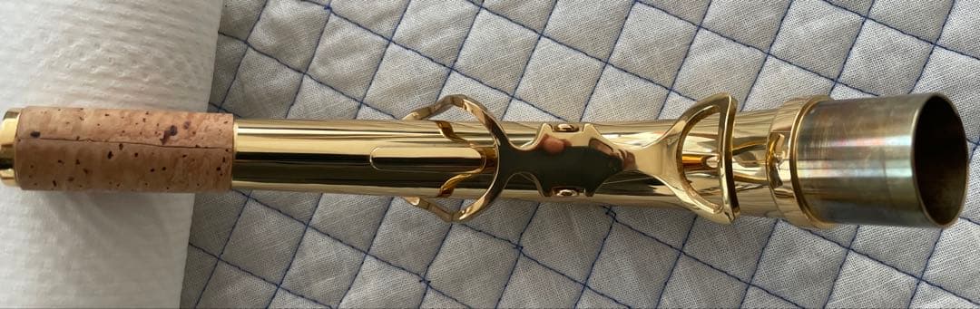 ヤナギサワAkz-1 アルト用ネック ブラス製ラッカー仕上げ