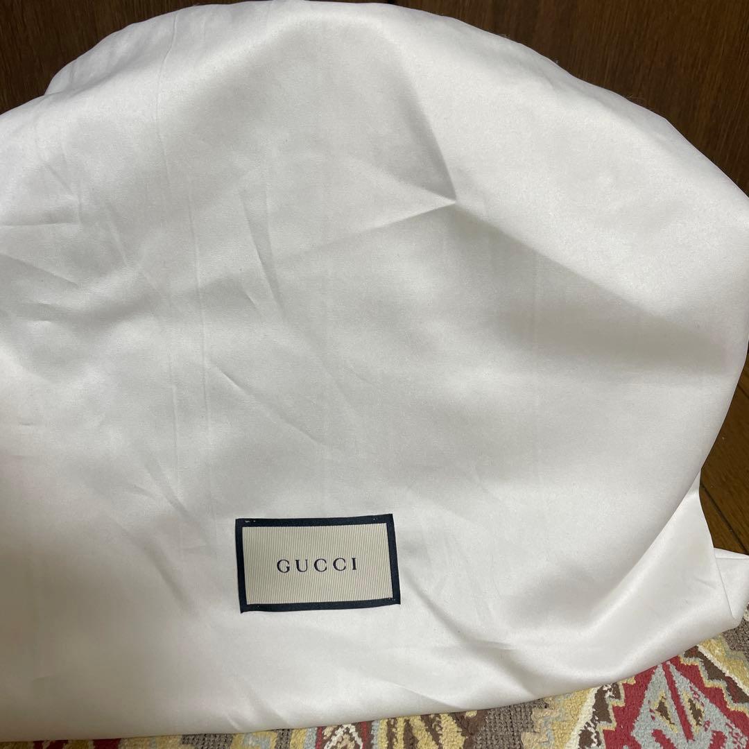 GUCCI ブラックレザーショルダーバッグ