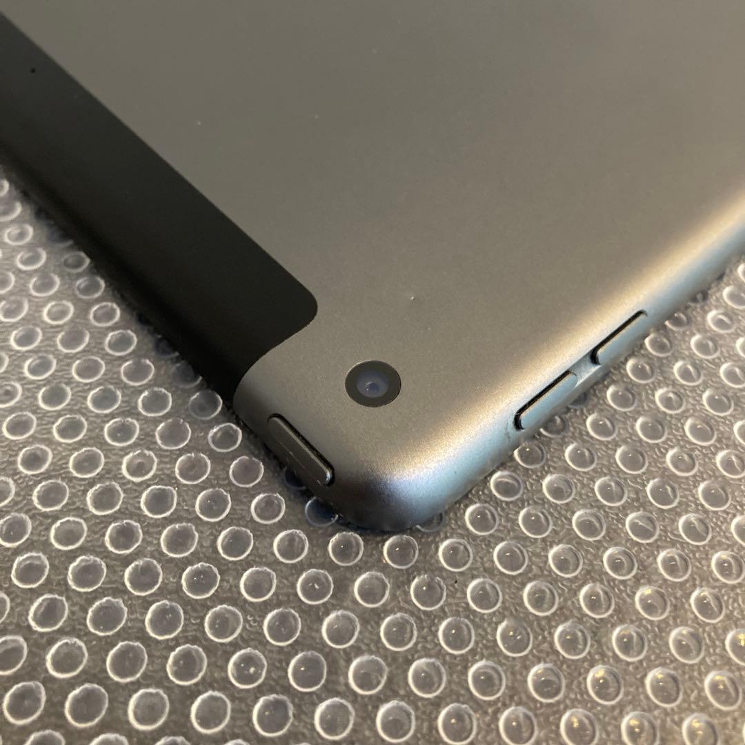 3651【早い者勝ち】iPad8 第8世代 32GB SIMフリー☆