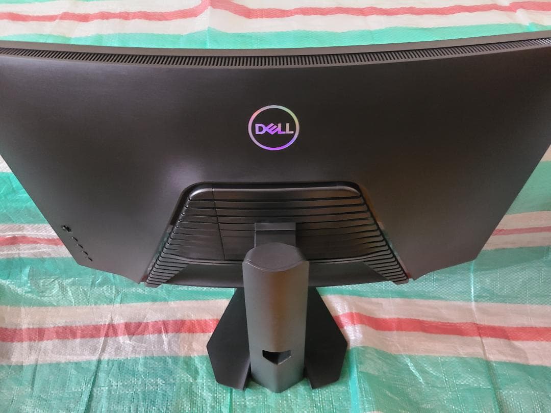 Dell 27インチ WQHD 曲面型ゲーミングモニター ■S2722DGM■