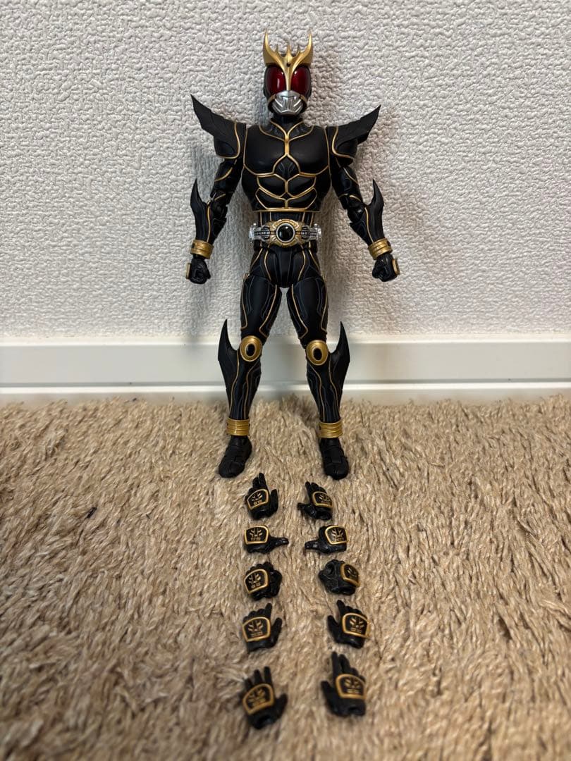 フィギュアーツ　真骨彫製法　仮面ライダークウガ　アルティメットフォーム