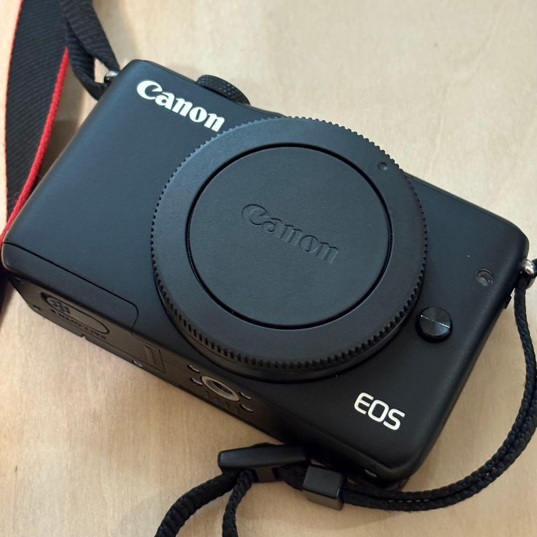【極美品】Canon キヤノン ミラーレス一眼カメラ EOS M10レンズ2 黒
