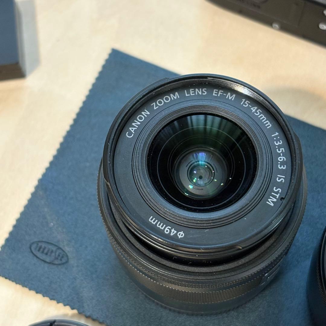 【極美品】Canon キヤノン ミラーレス一眼カメラ EOS M10レンズ2 黒