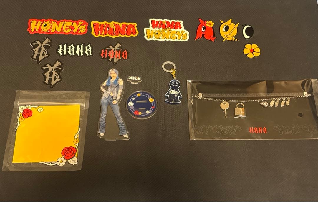 HANA ジス jisooトレカ　リップケースブレスレットアクスタシールタオル