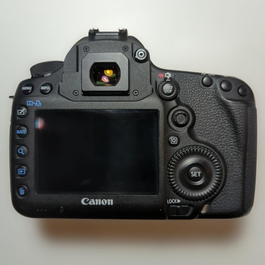 ♫キャノン EOS 5D Mark Ⅲ &バッテリーグリップ BG-E11