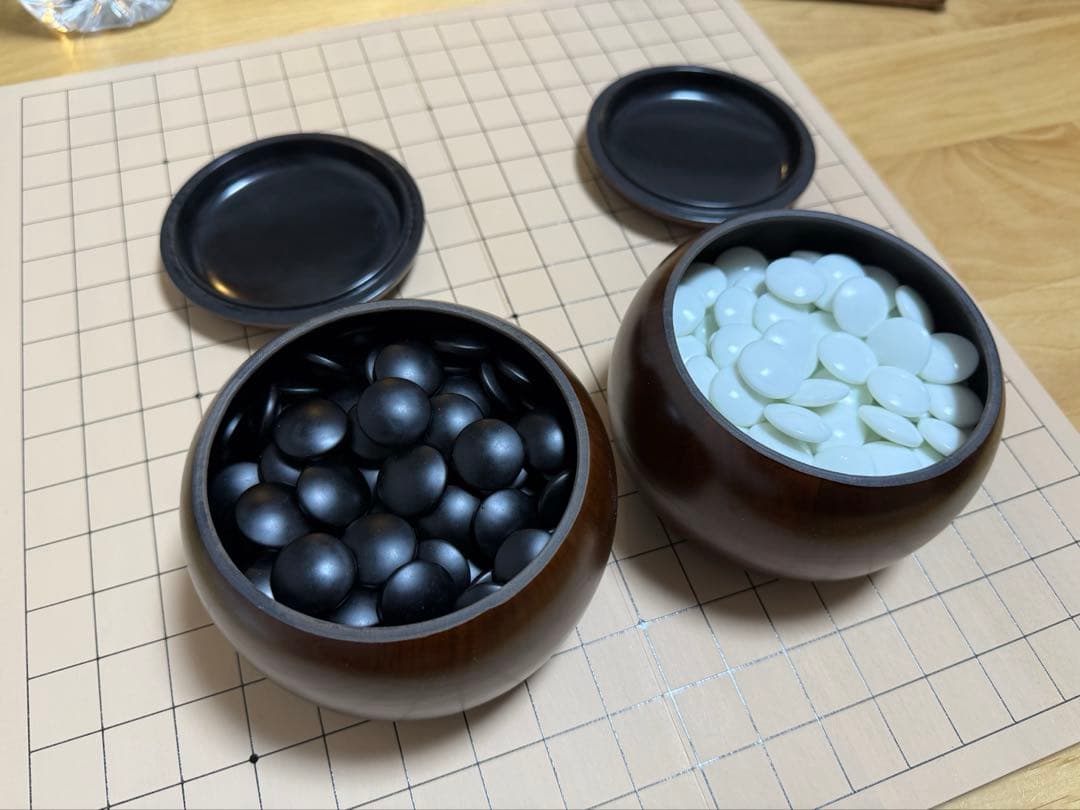 【碁盤+碁石+碁笥セット】新桂5号折碁盤と硬質ガラス碁石、碁笥