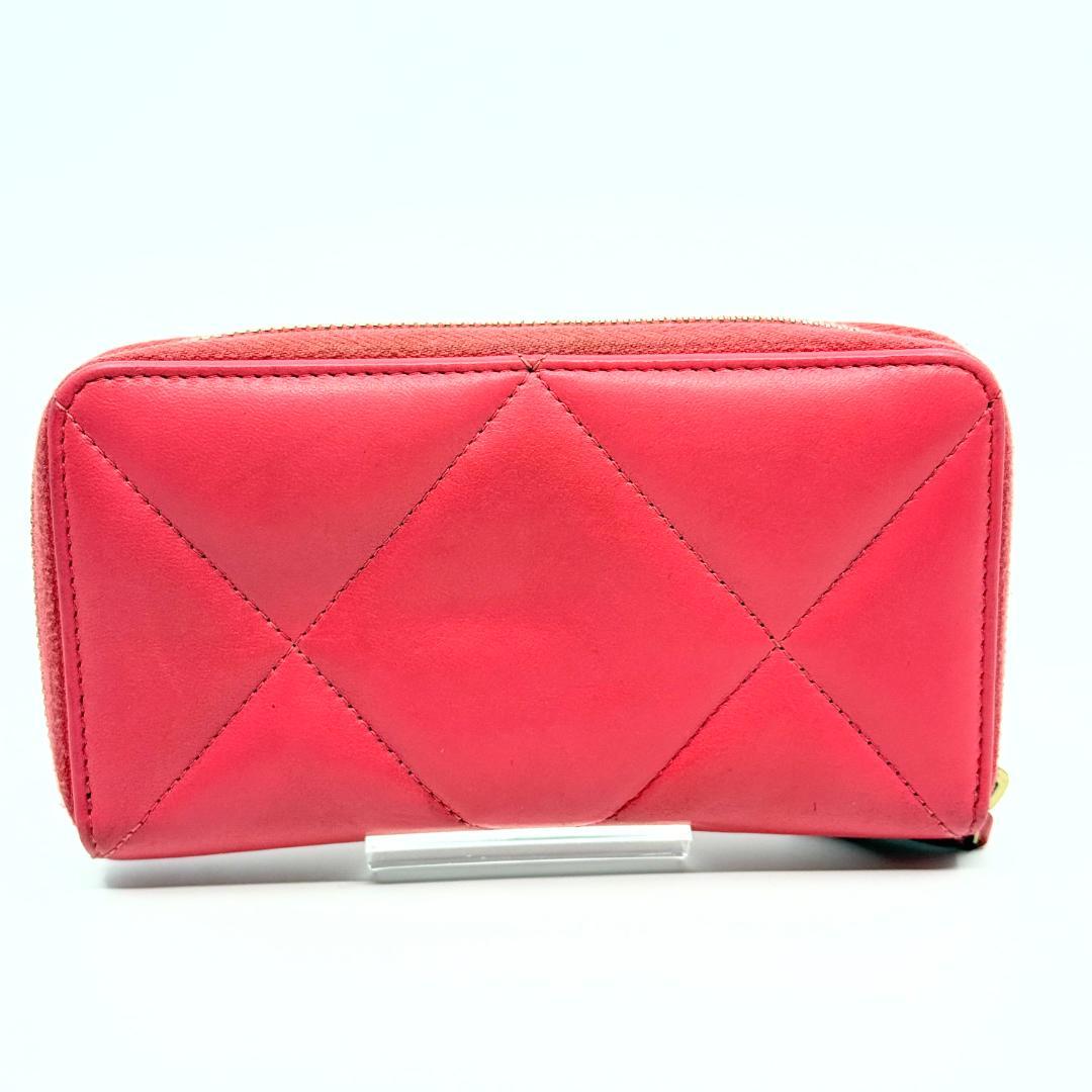 CHANEL シャネル　コンパクトウォレット　CHANEL 19　ディズヌフ