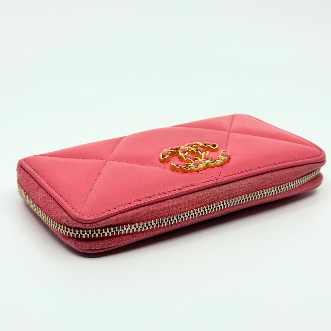 CHANEL シャネル　コンパクトウォレット　CHANEL 19　ディズヌフ