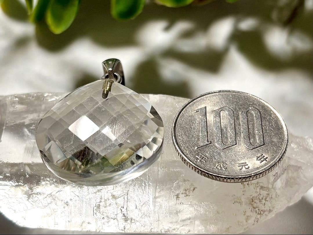 夢幻品質　ヒマラヤ幻の聖山　カイラス水晶のプレミアムミラーカットペンダントトップ