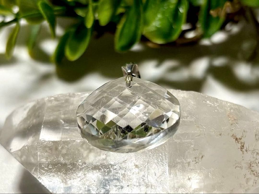 夢幻品質　ヒマラヤ幻の聖山　カイラス水晶のプレミアムミラーカットペンダントトップ