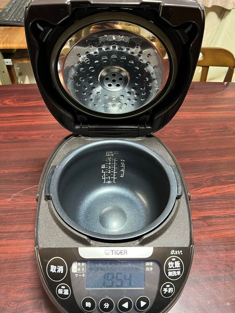 TIGER IH炊飯器 JPW-D100T 2023年製 5.5合