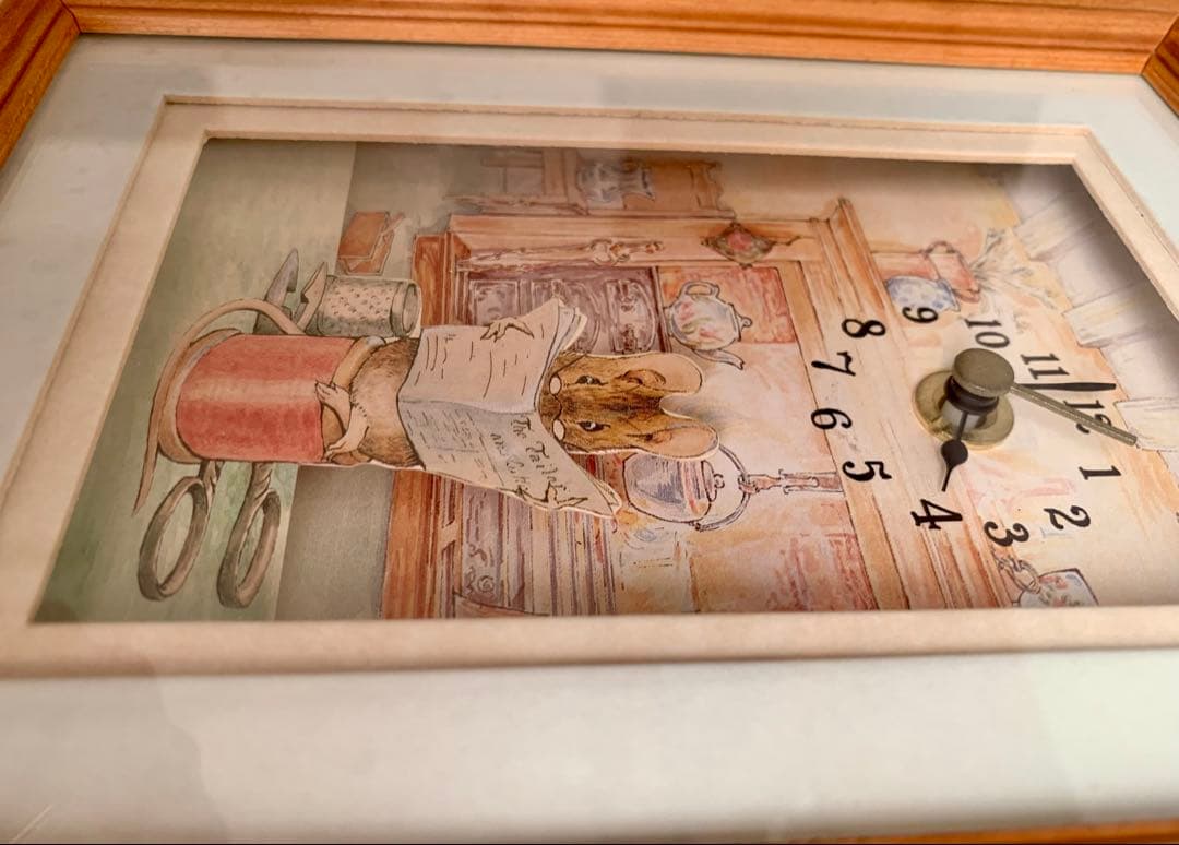 グロースターの仕立て屋 木製フレーム入り時計 ピーターラビット