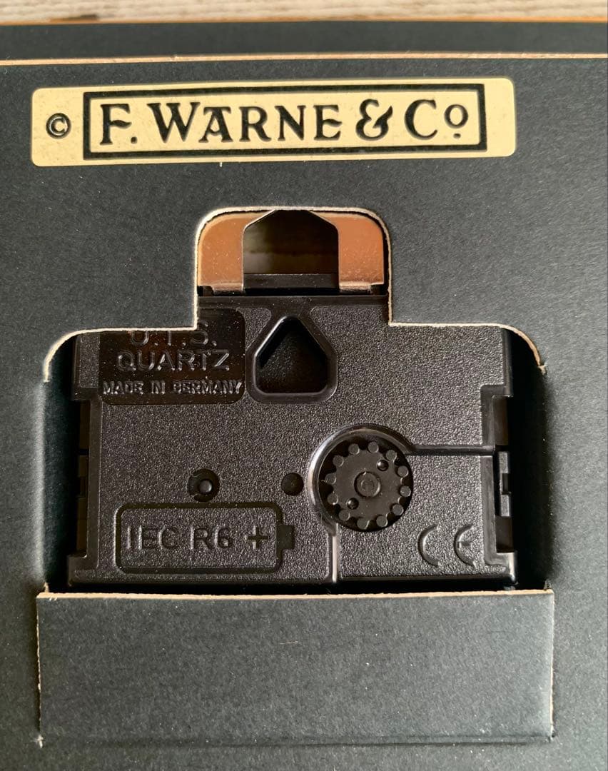 グロースターの仕立て屋 木製フレーム入り時計 ピーターラビット