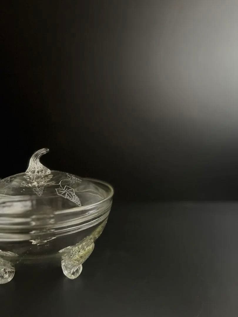 669 骨董 アンティーク 和ガラスの蓋物 菓子器 三つ脚 エッチング 大正期