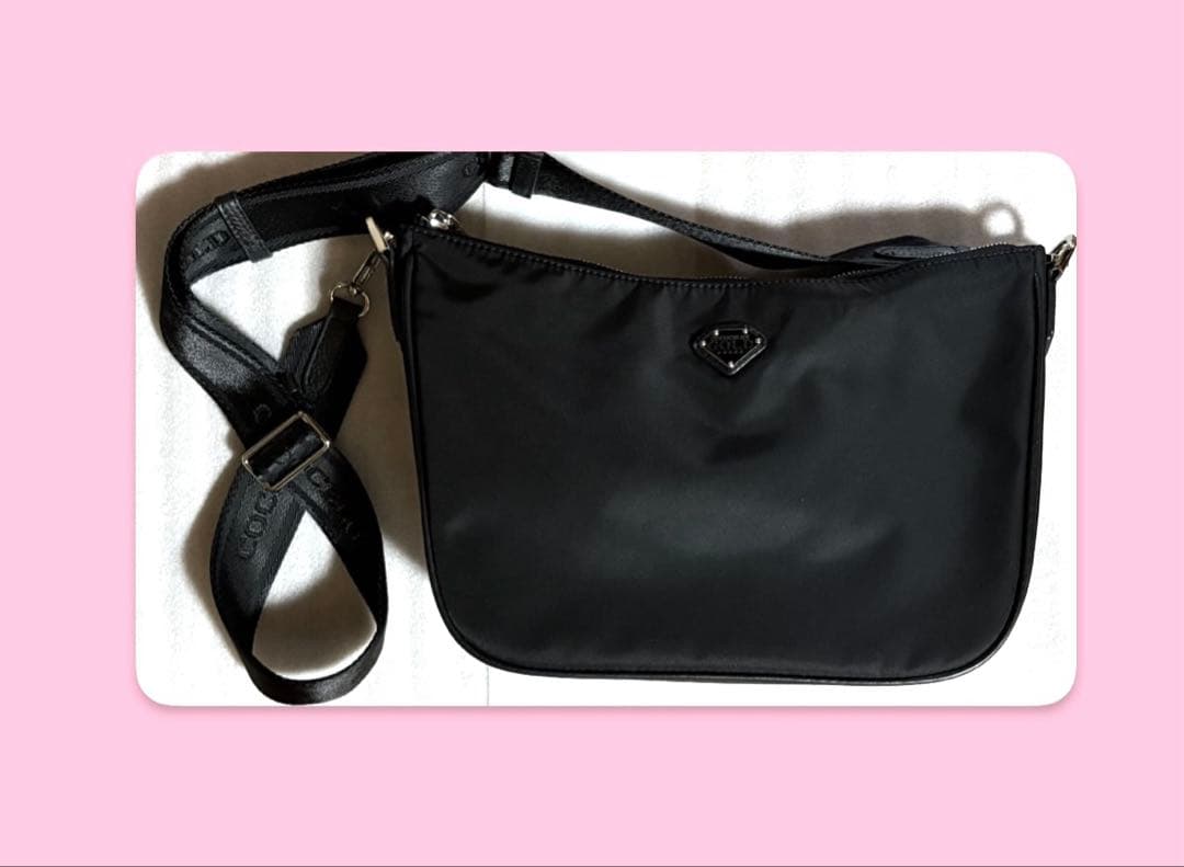 ★明日発送★COCOCELUXGOLDポコノナイロンハーフムーンバッグ