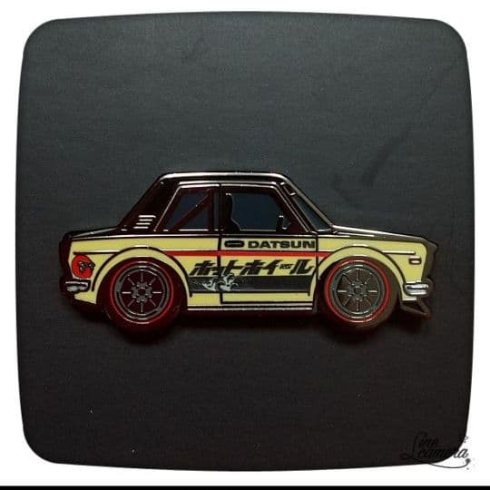 ノスタルジック2デイズジャパンコンベンション 限定品ダットサン510&ピンバッチ