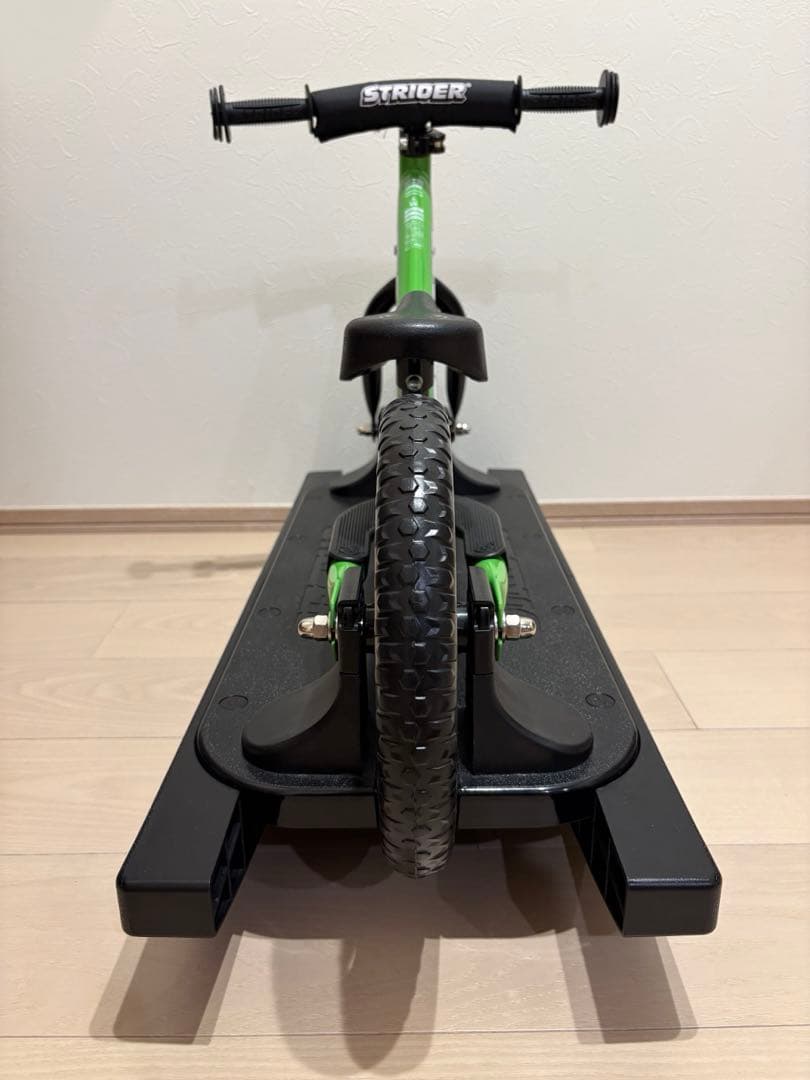 ロッキングストライダー 12インチ グリーン ロッキングベース付き