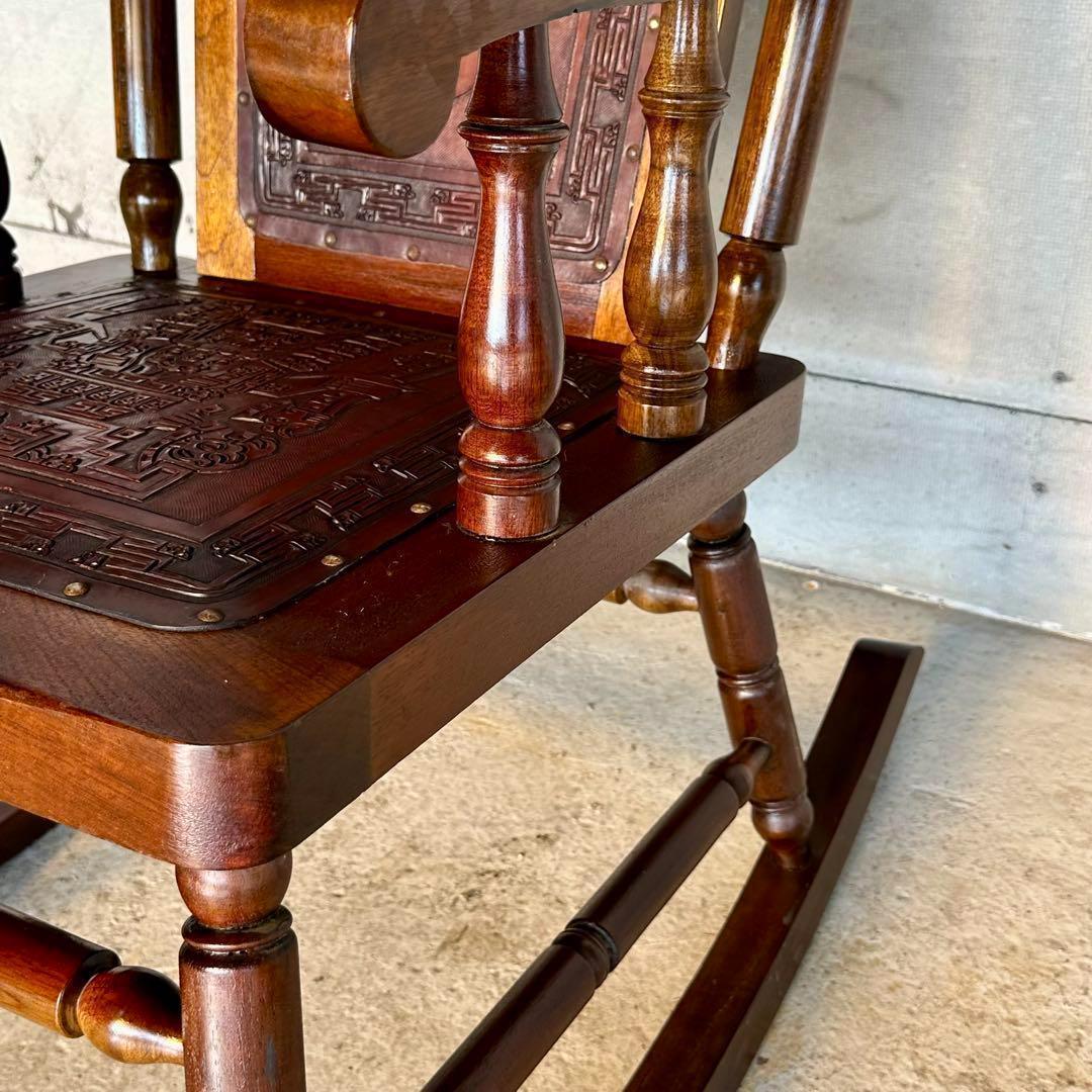 ✦ レトロ アンティーク調ロッキングチェア ✦ 木製×レザー 彫刻装飾ビンテージ