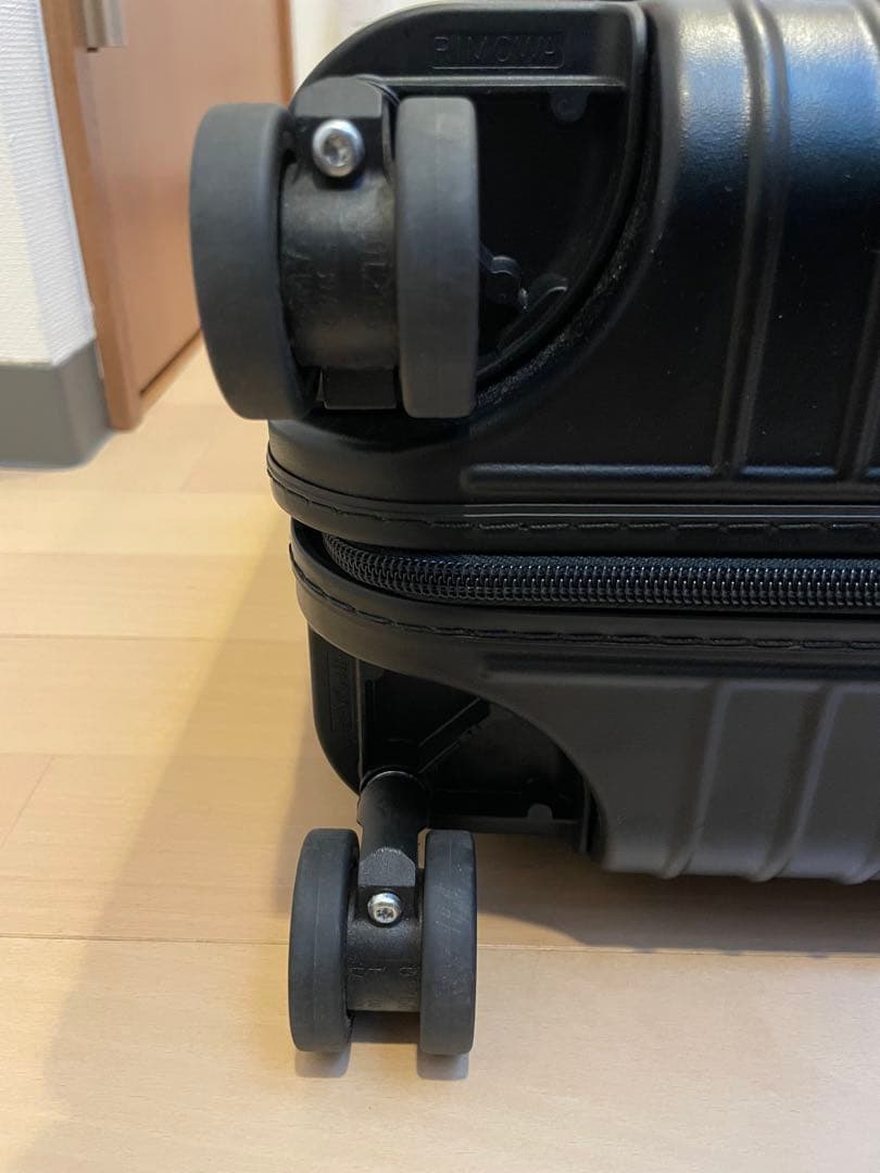 RIMOWA リモワ　スーツケース　キャビン　約33L 機内持ち込み可
