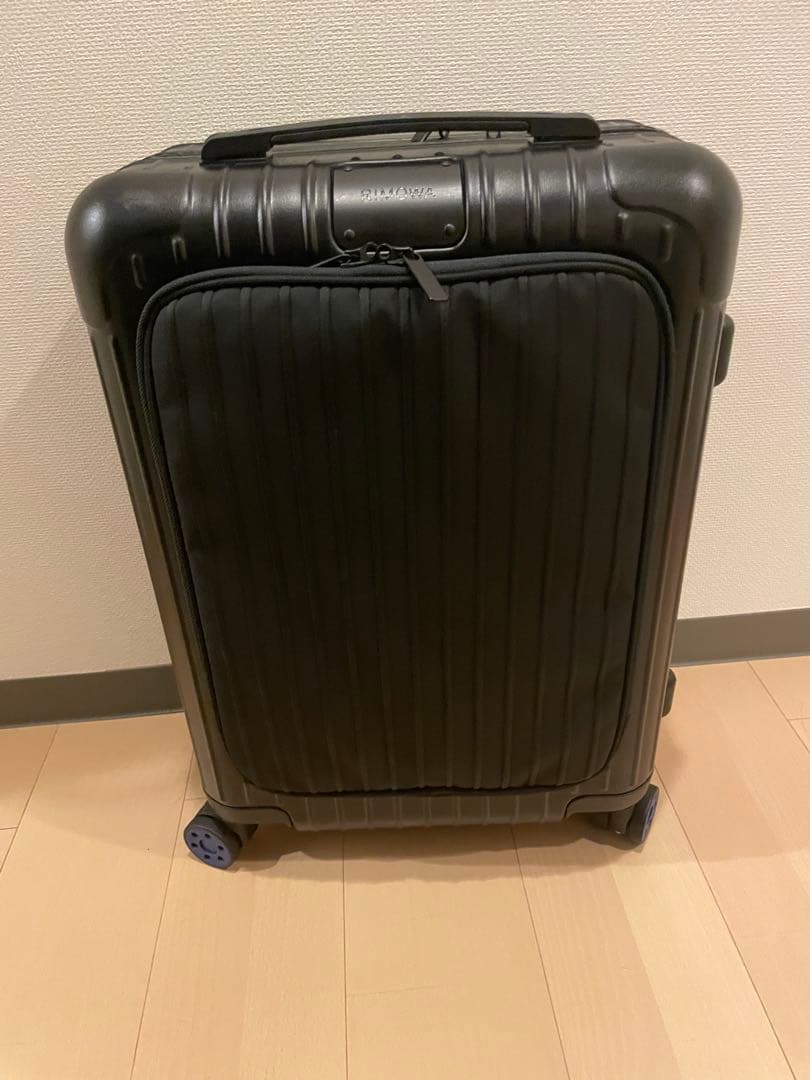RIMOWA リモワ　スーツケース　キャビン　約33L 機内持ち込み可