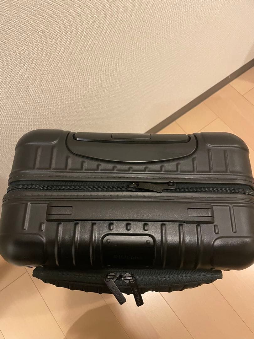 RIMOWA リモワ　スーツケース　キャビン　約33L 機内持ち込み可