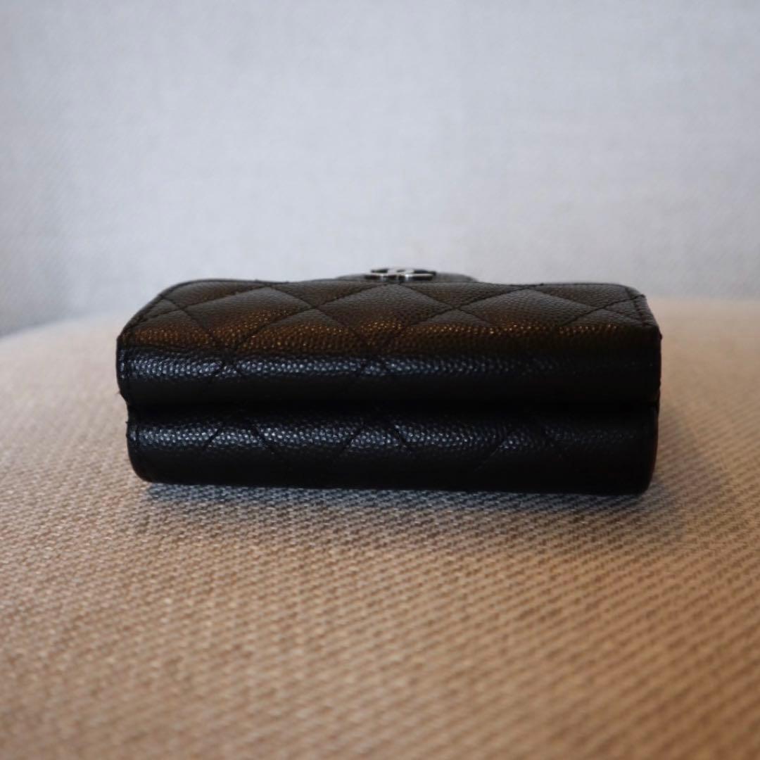 シャネル CHANEL スモールフラップウォレット 三つ折り財布 キャビアスキン