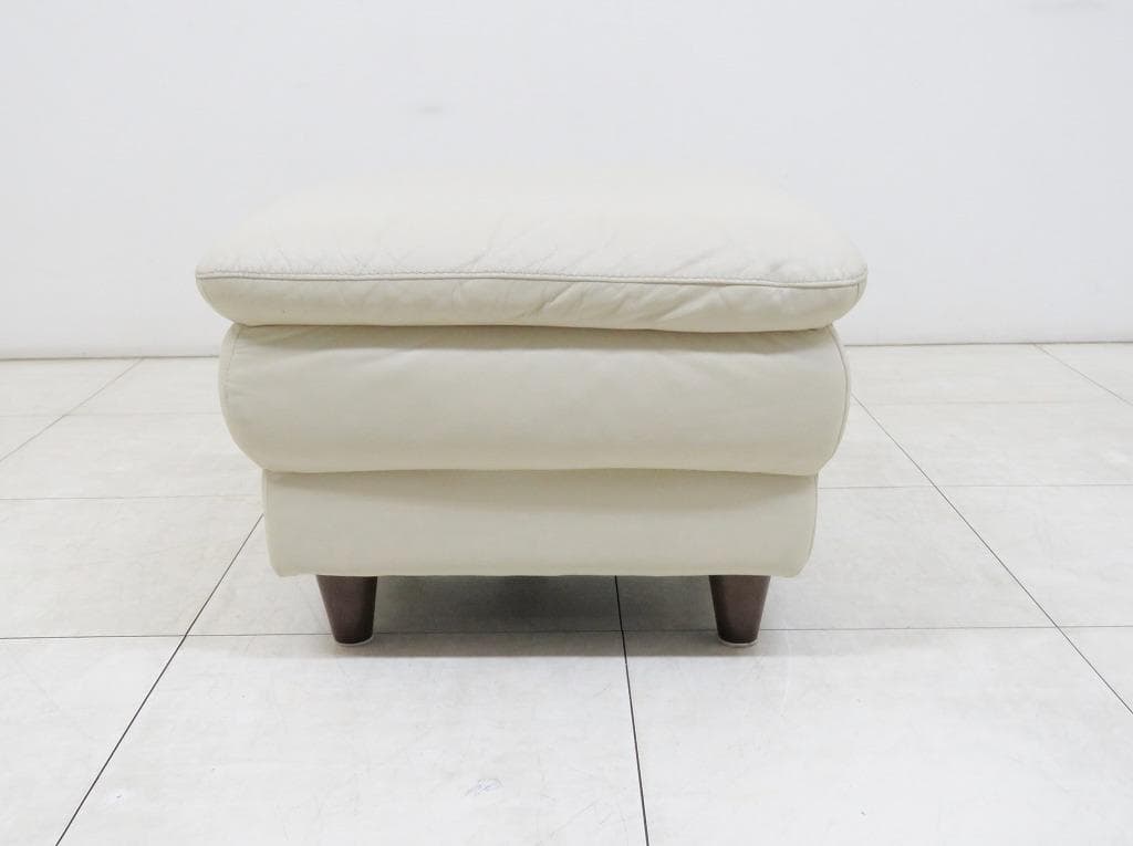 ■IDC大塚家具■オットマン■総革■ホワイト■モダン■スツール■