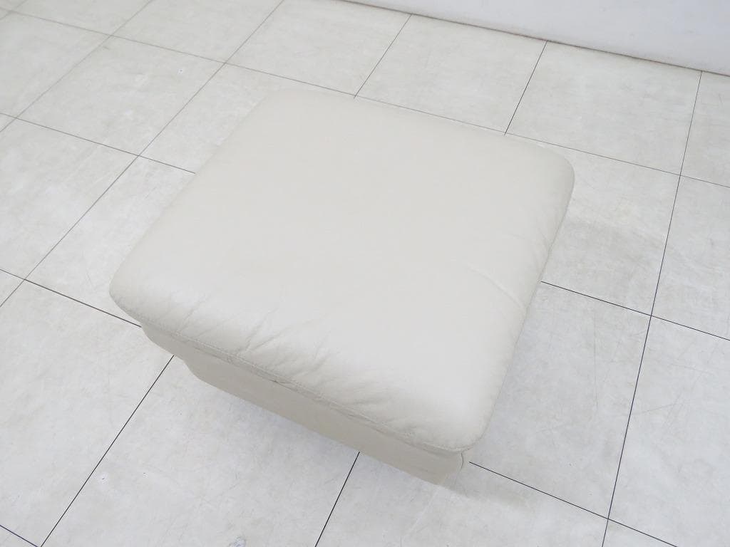 ■IDC大塚家具■オットマン■総革■ホワイト■モダン■スツール■