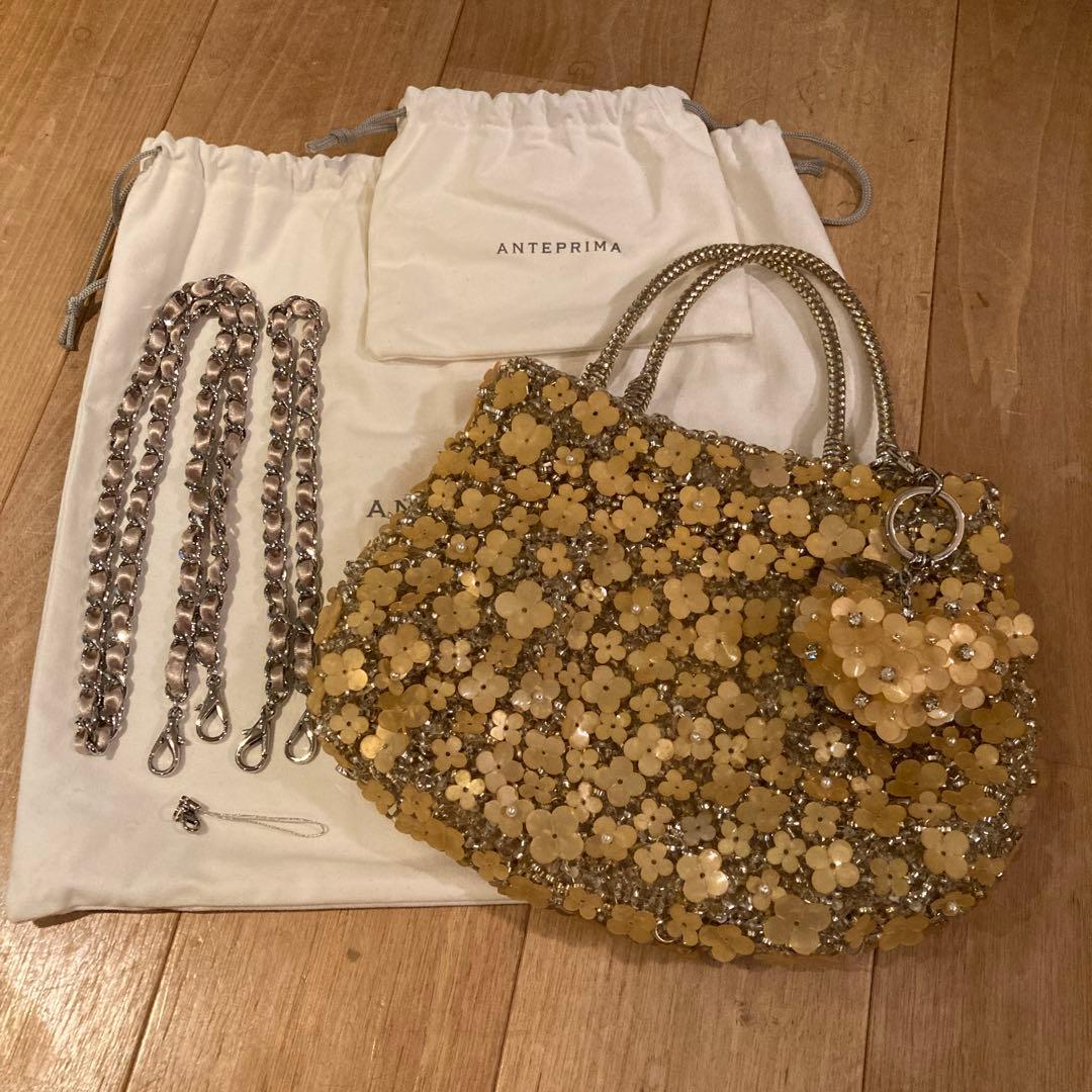 アンテプリマ　ワイヤーバッグ　小花　チャーム付き