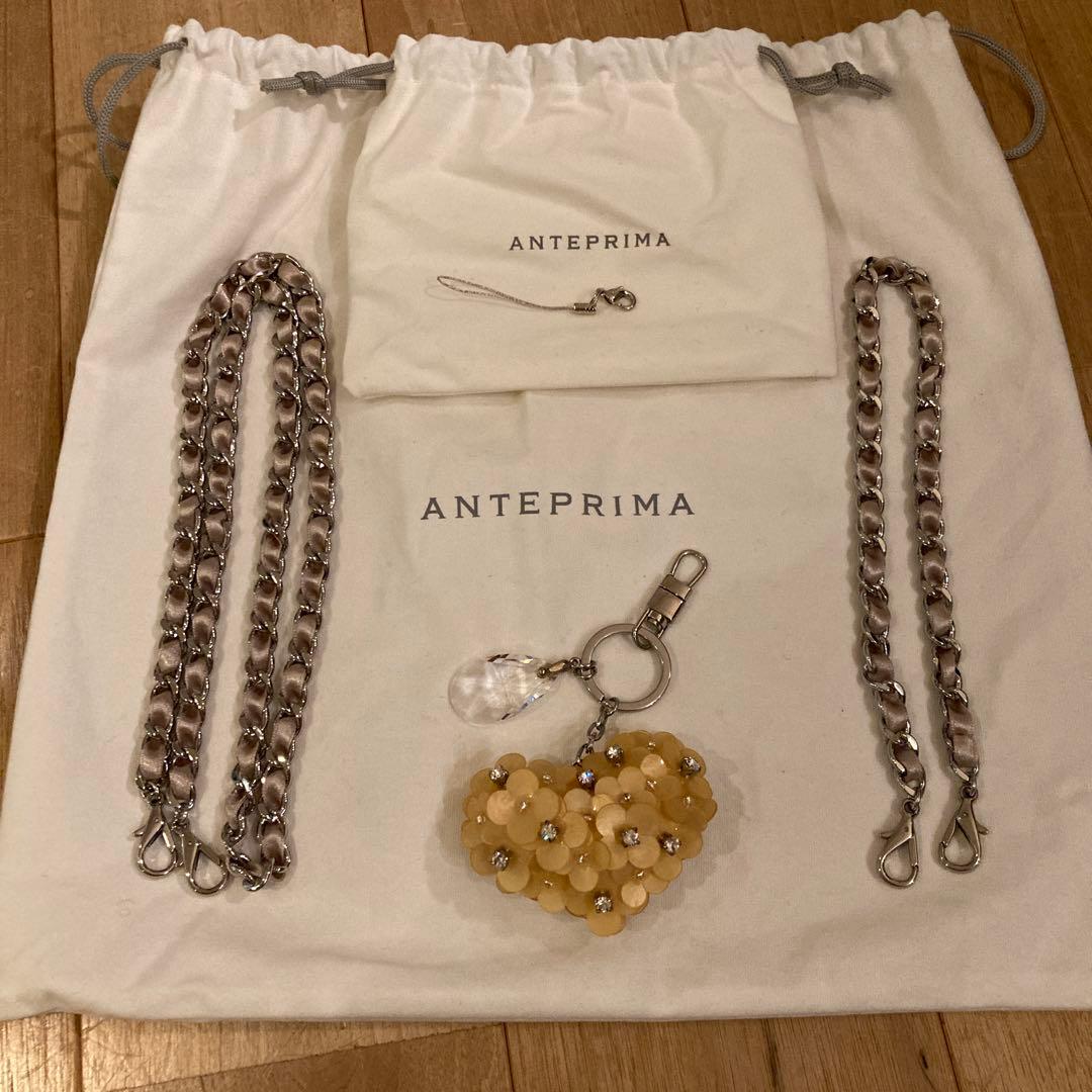 アンテプリマ　ワイヤーバッグ　小花　チャーム付き