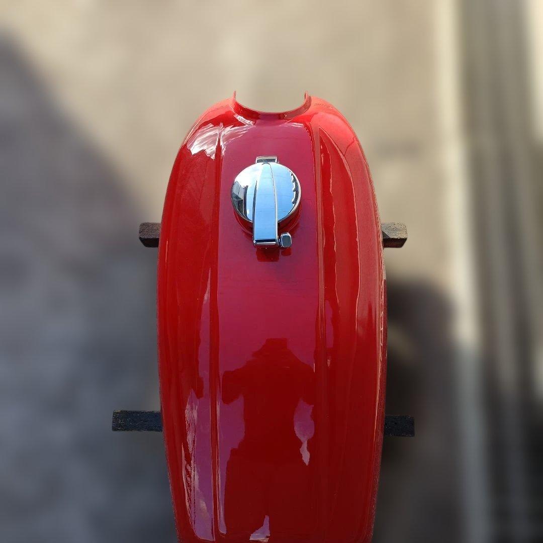 ホンダ　CB400F リプロ　ガソリンタンク　キャップ付き