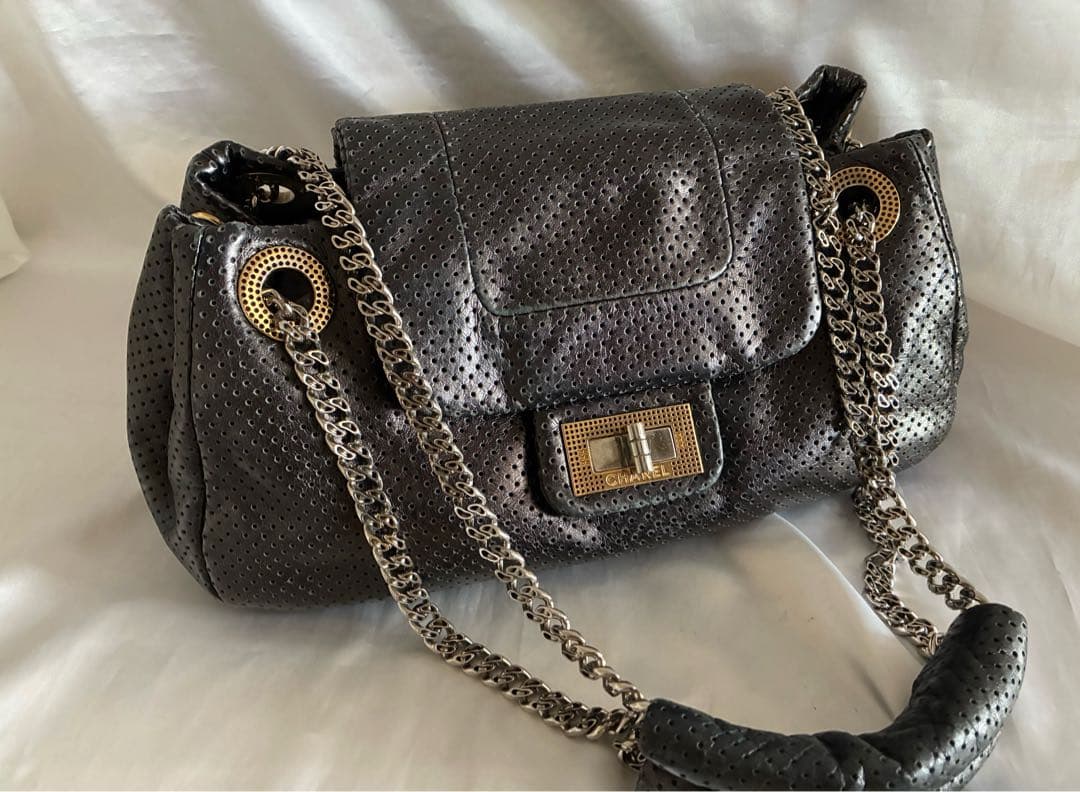 ルイス 様♡CHANEL パンチング　2.55 チェーンバッグ　マトラッセ