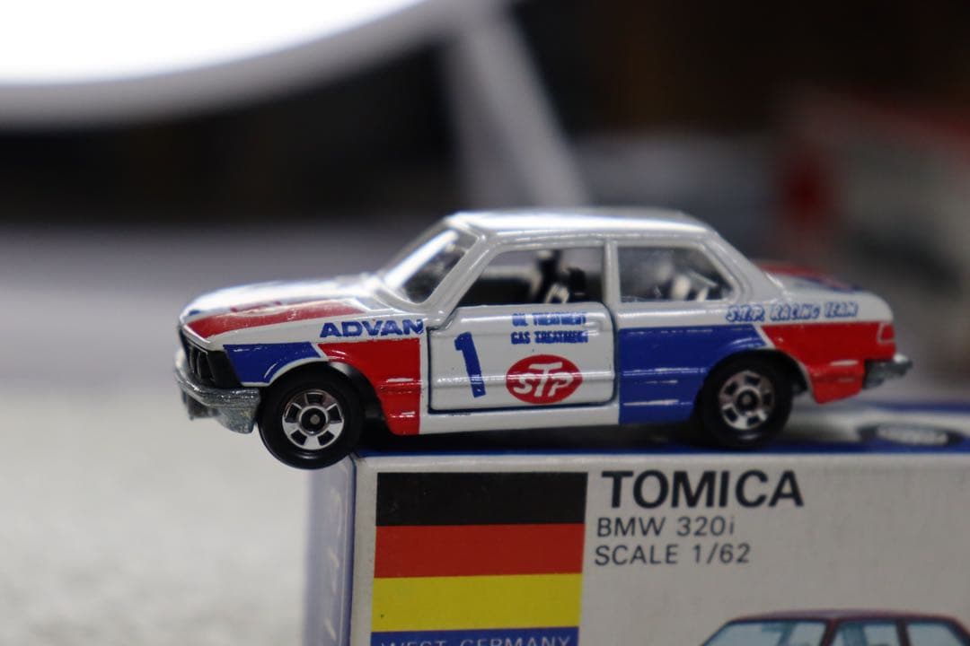 BMW 320i F43 トミカ　グループA フェア　日本製　青箱