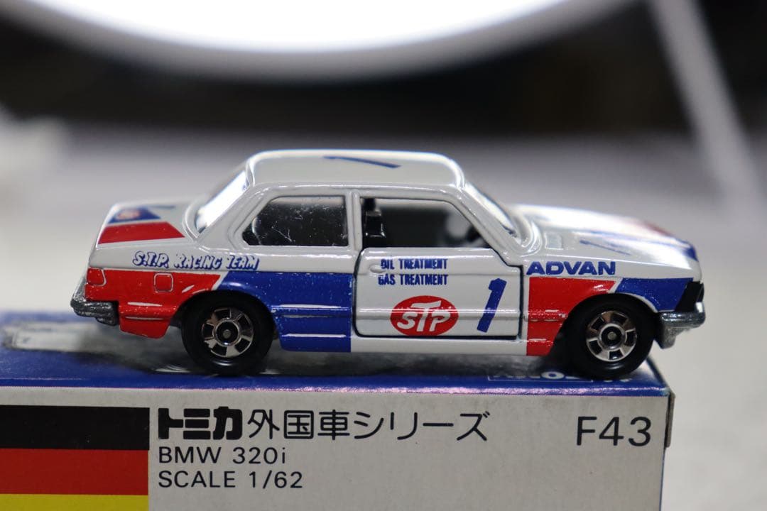 BMW 320i F43 トミカ　グループA フェア　日本製　青箱