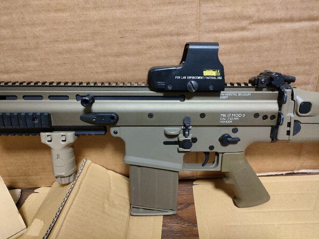 マ*ル様 東京マルイ　次世代電動ガン　スカーH　サイレンサー　サイト　グリップ付