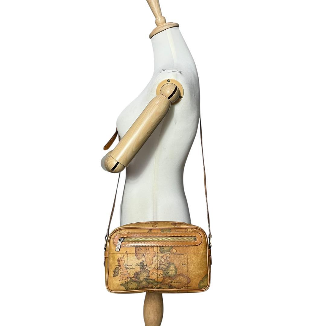 プリマクラッセ　ショルダーバッグ　世界地図柄　レザー　斜め掛け