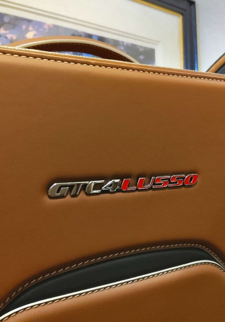 Ferrari GTC4 LUSSO 純正キャリーバッグ