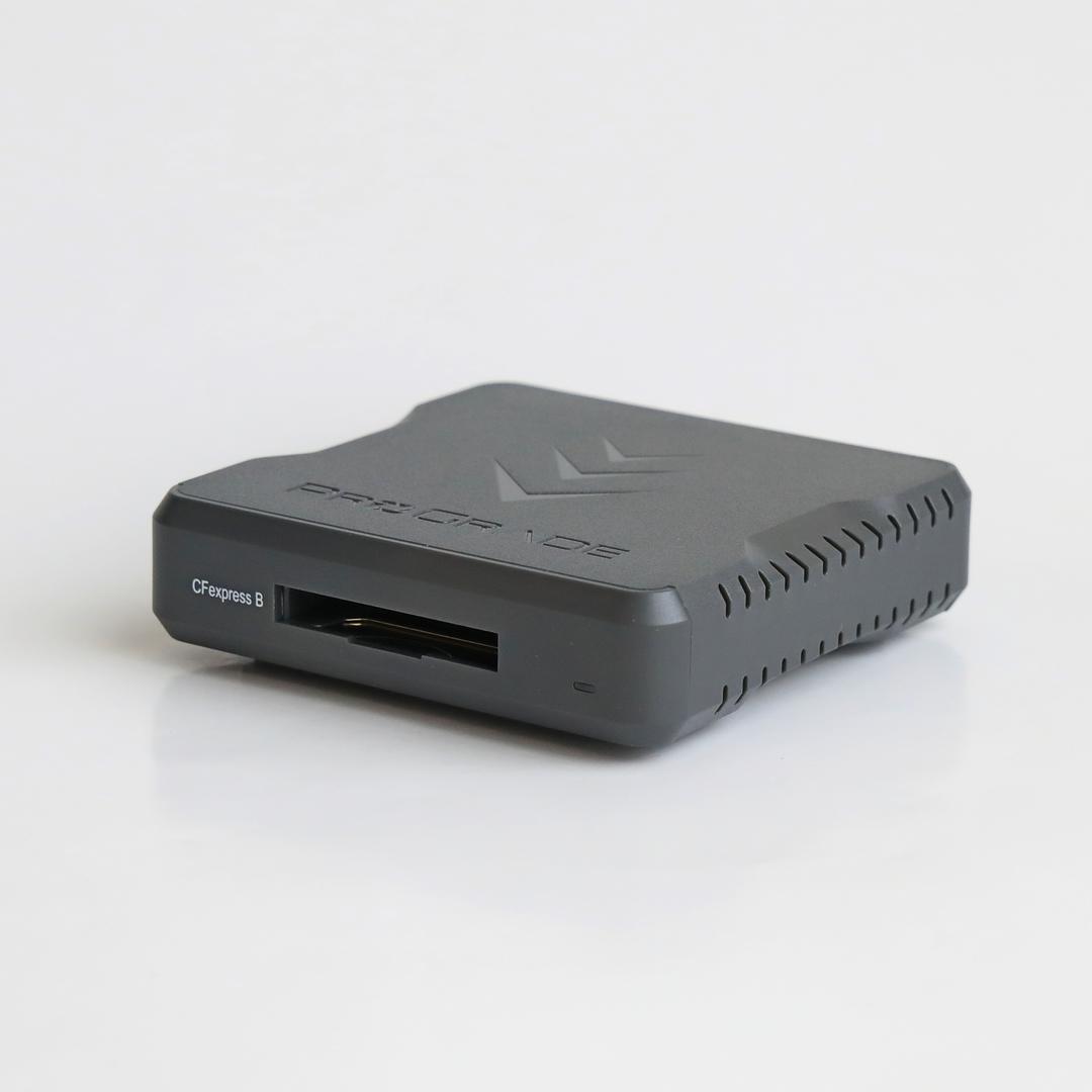 CFexpress 4.0 Type-B カードリーダー