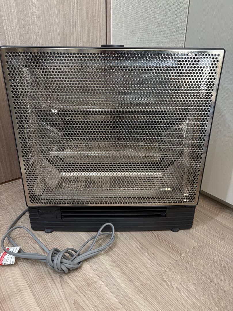 ダイキン　ハイブリッドセラムヒーター　遠赤外線暖房機2024年製