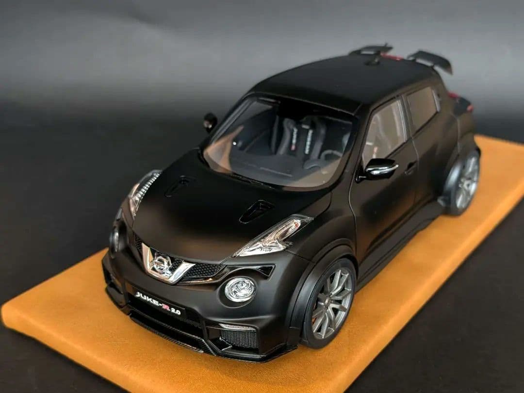 オートアート 1/18 NISSAN JUKE-R 2.0 マットブラック