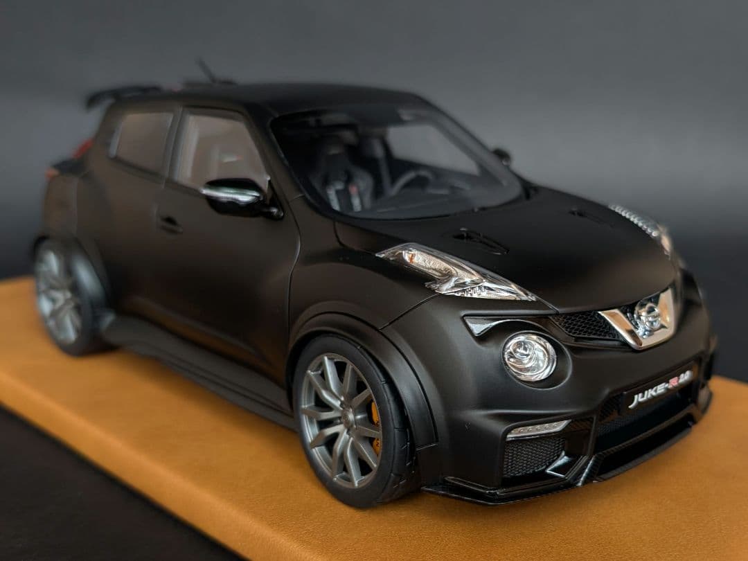 オートアート 1/18 NISSAN JUKE-R 2.0 マットブラック