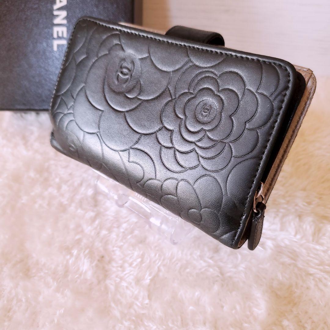シャネル　CHANEL 財布　二つ折り　折り財布　カメリア