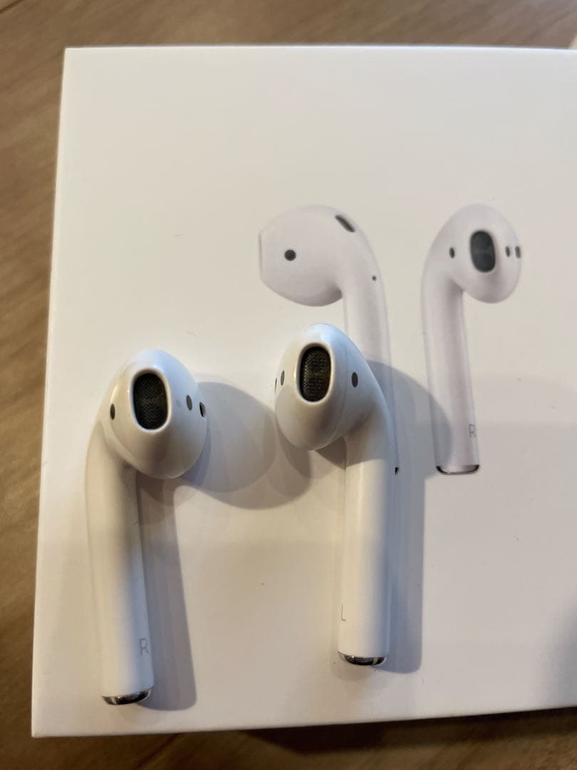 【値下げ】AirPods 本体 ワイヤレス充電ケース付き
