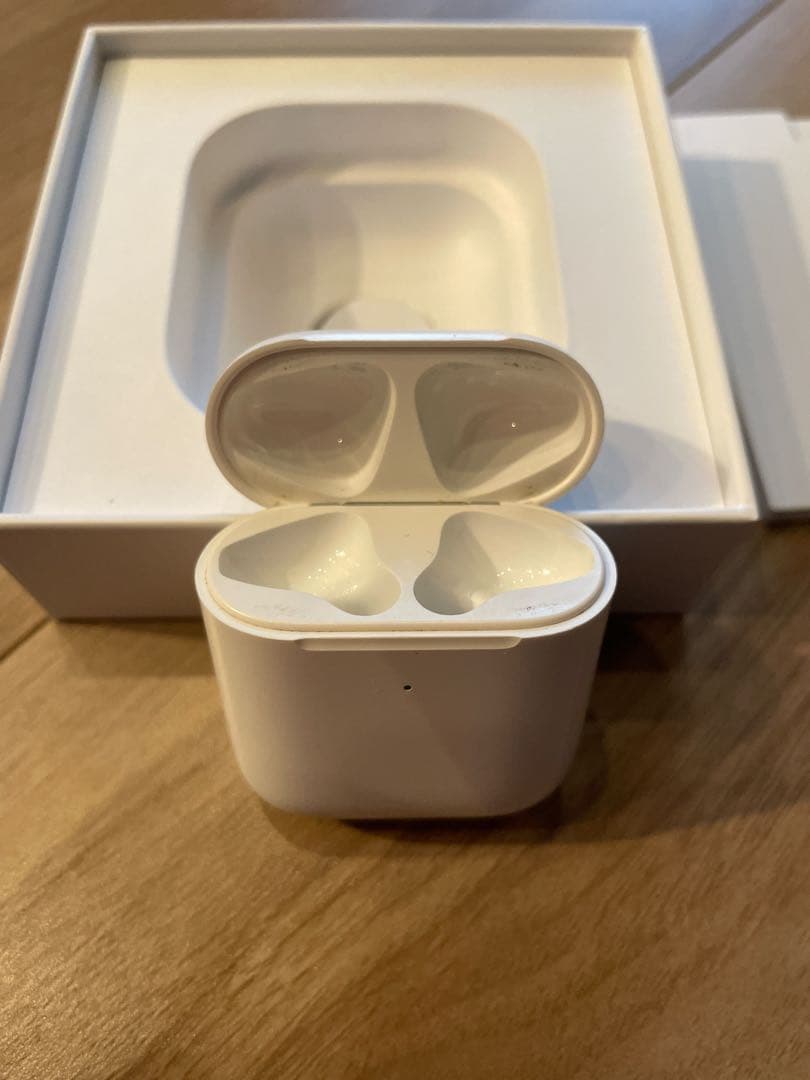 【値下げ】AirPods 本体 ワイヤレス充電ケース付き