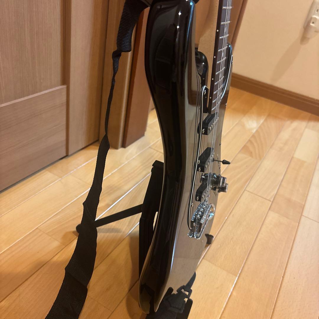 Legend ストラトキャスタータイプ（SSS） トレモロアーム付き